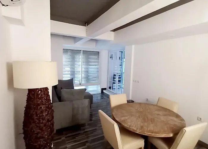 Palma Private - A Leafy Place In Mumbul Hill Villa