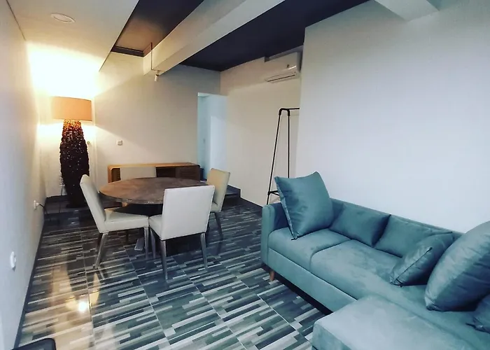 Palma Private - A Leafy Place In Mumbul Hill